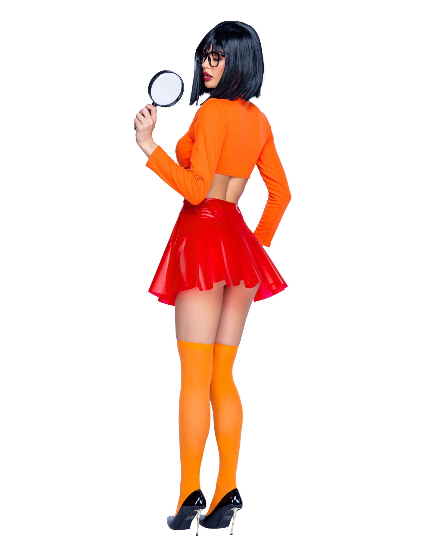 Mystery Solving Babe